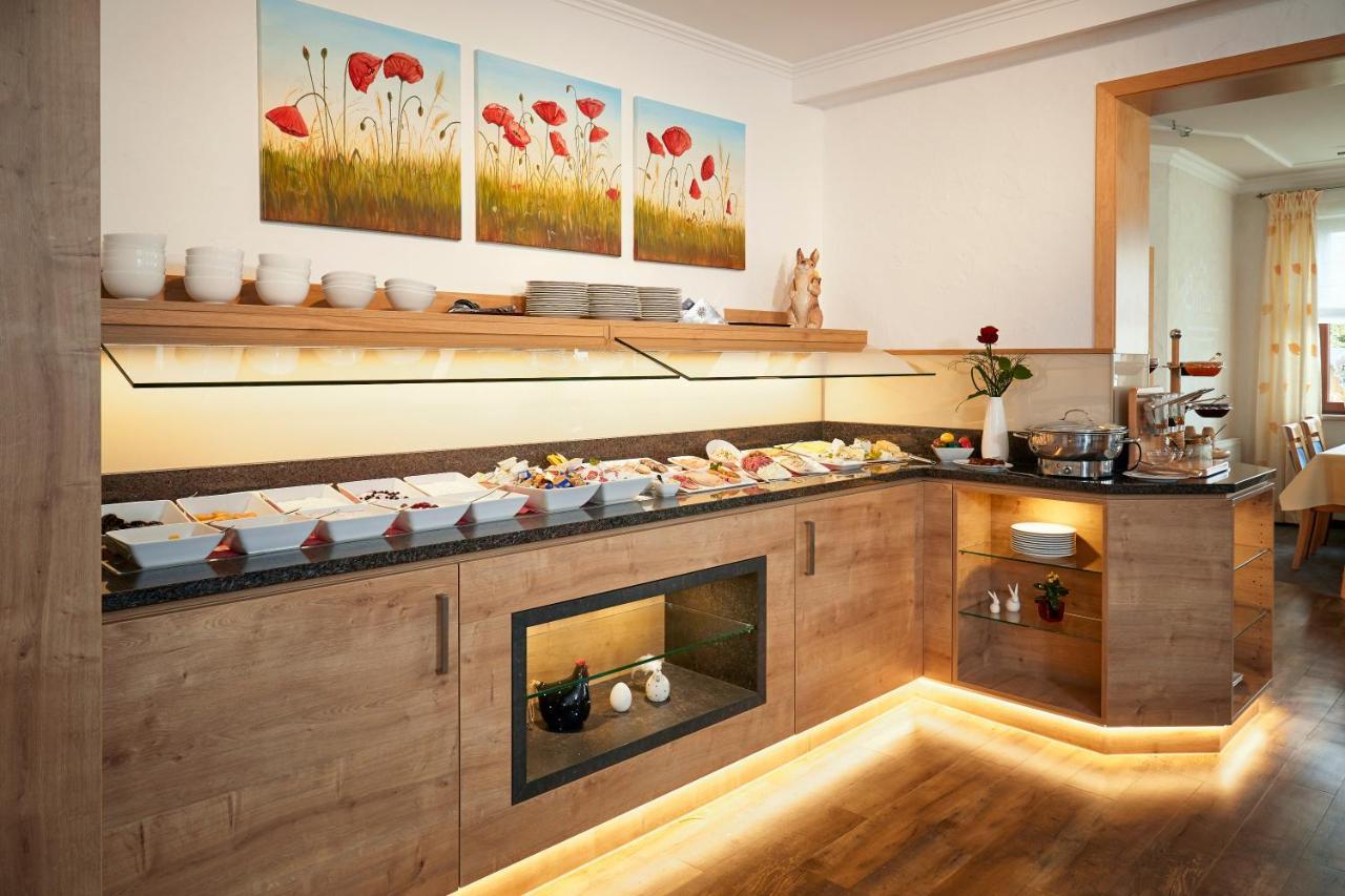 Hotel & Ferienappartements Edelweiss วิลลิงเงิน ภายนอก รูปภาพ