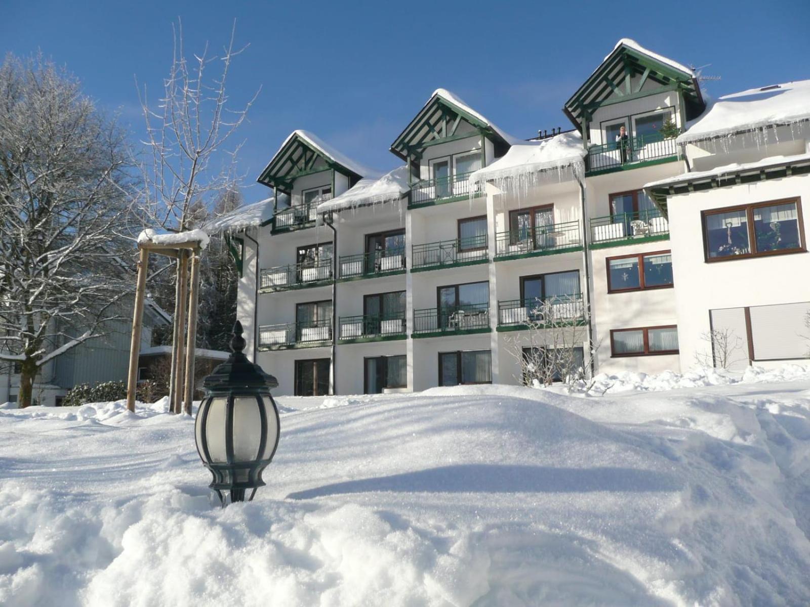 Hotel & Ferienappartements Edelweiss วิลลิงเงิน ภายนอก รูปภาพ