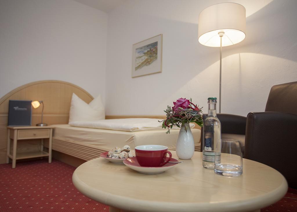 Hotel & Ferienappartements Edelweiss วิลลิงเงิน ภายนอก รูปภาพ