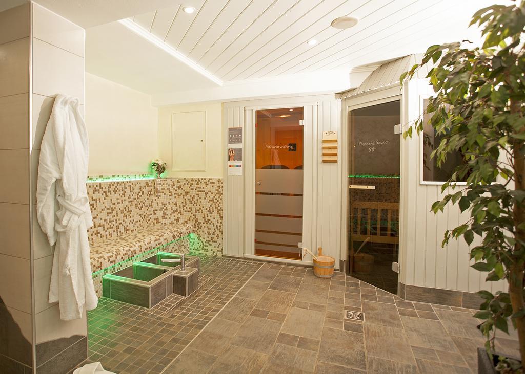 Hotel & Ferienappartements Edelweiss วิลลิงเงิน ภายนอก รูปภาพ