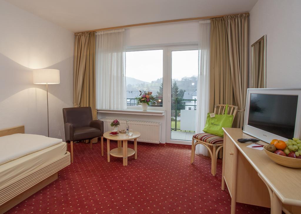 Hotel & Ferienappartements Edelweiss วิลลิงเงิน ภายนอก รูปภาพ
