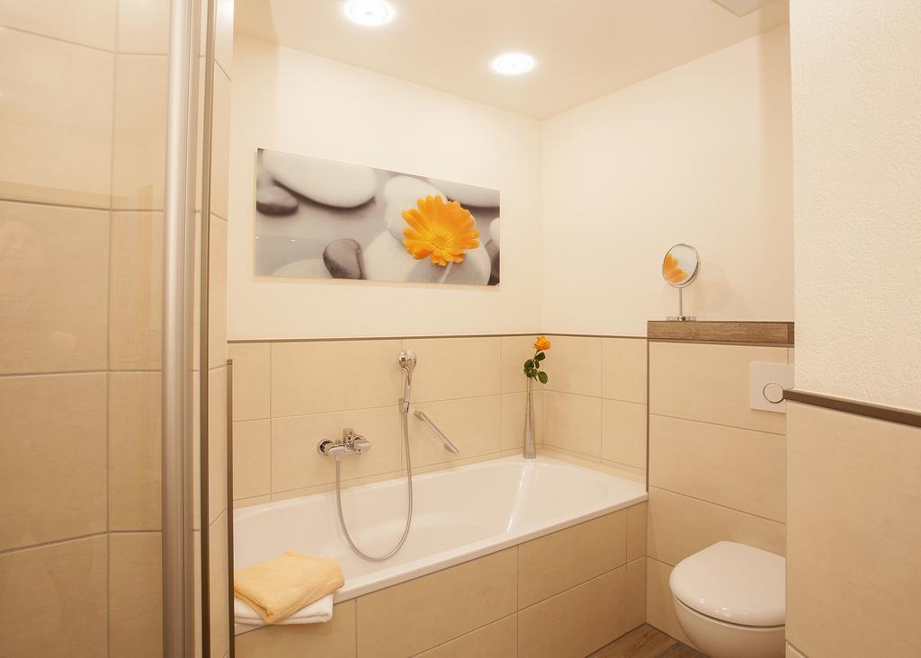 Hotel & Ferienappartements Edelweiss วิลลิงเงิน ภายนอก รูปภาพ